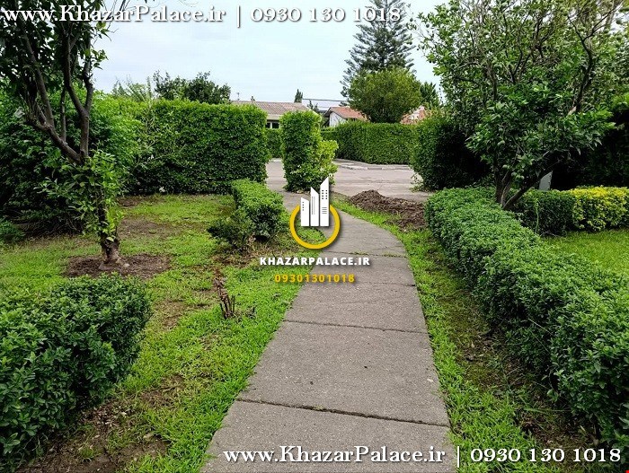 نمای ساختمان قدیمی در باغ خزرشهر